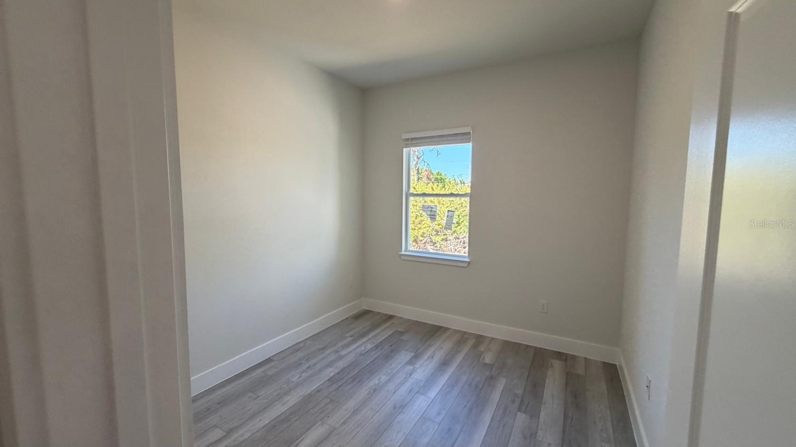 Listing photo id 26 for 13222 Irwin Drive