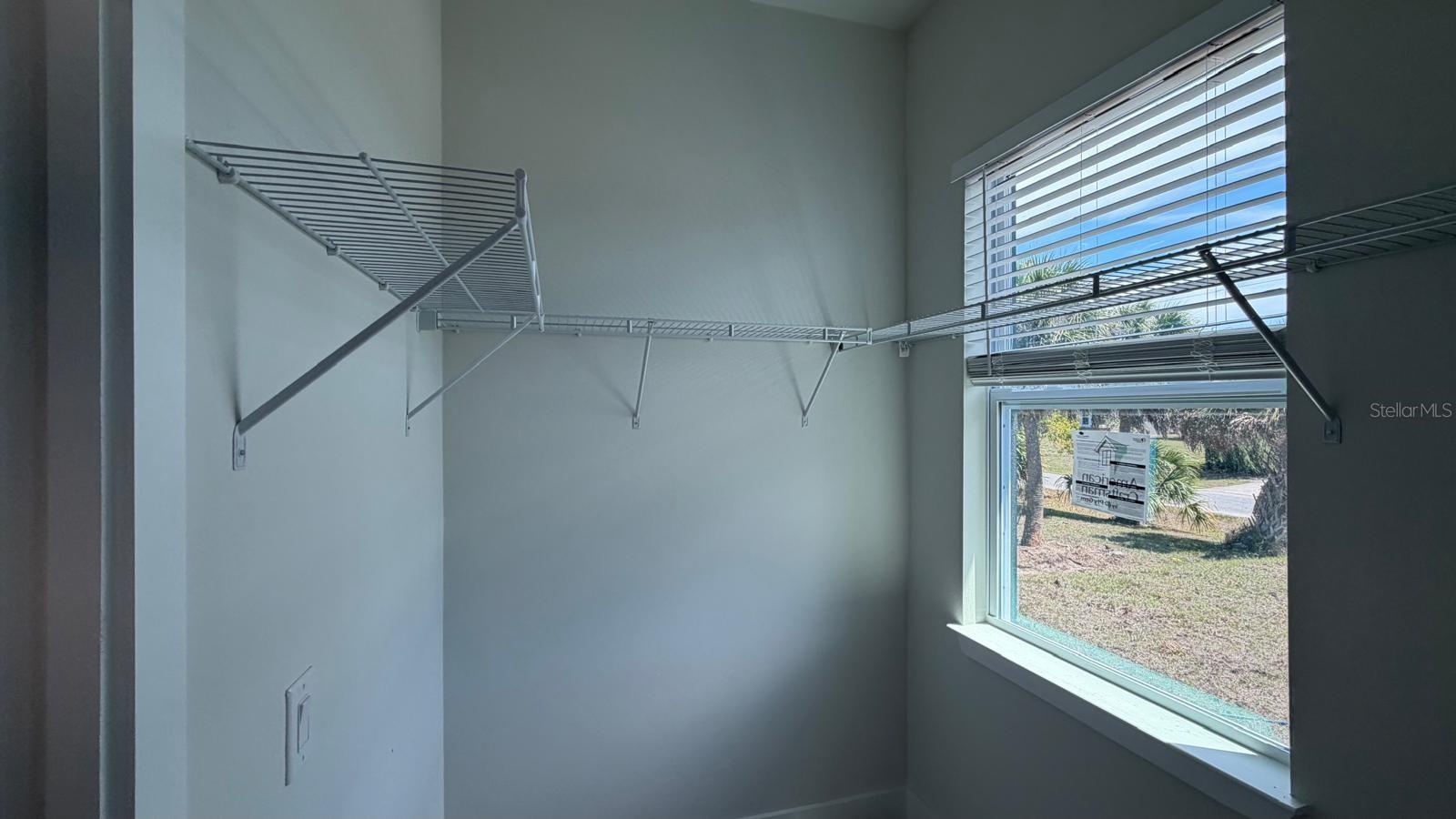 Listing photo id 31 for 13222 Irwin Drive