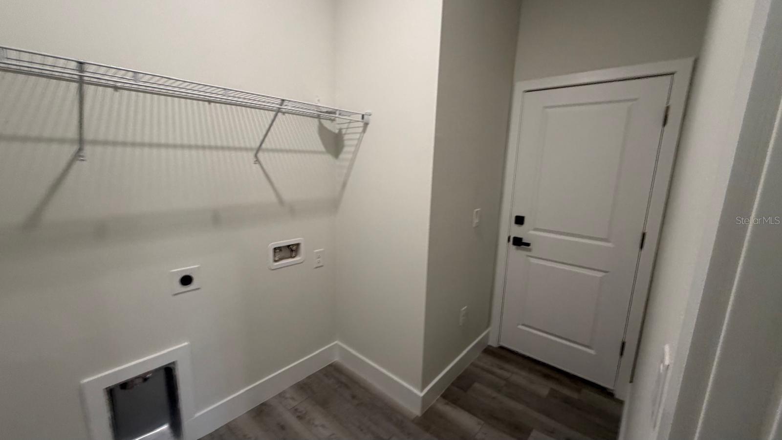 Listing photo id 42 for 13222 Irwin Drive