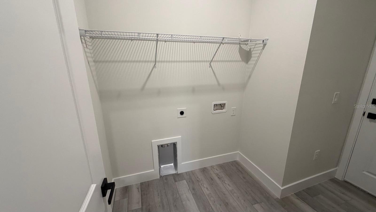 Listing photo id 44 for 13222 Irwin Drive