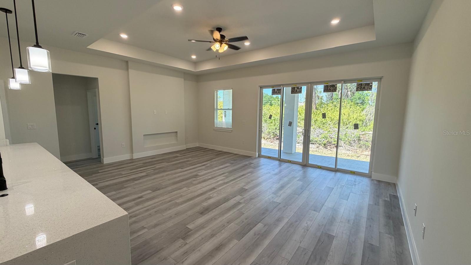 Listing photo id 5 for 13222 Irwin Drive