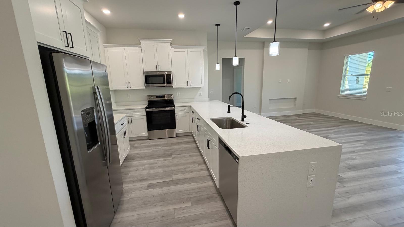 Listing photo id 6 for 13222 Irwin Drive