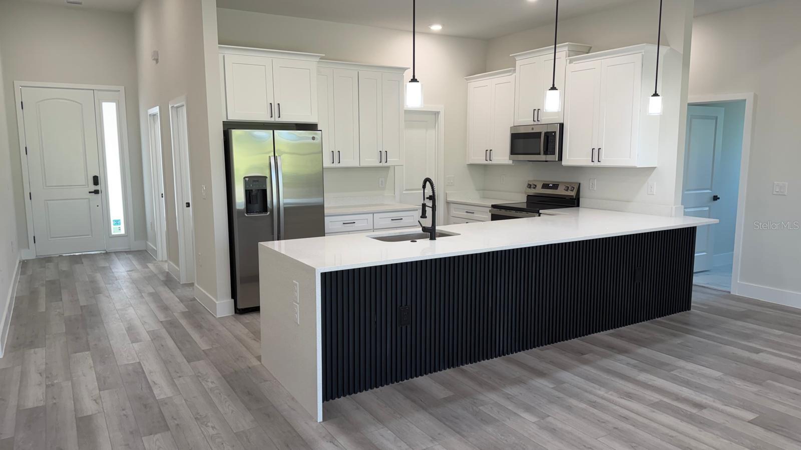 Listing photo id 7 for 13222 Irwin Drive