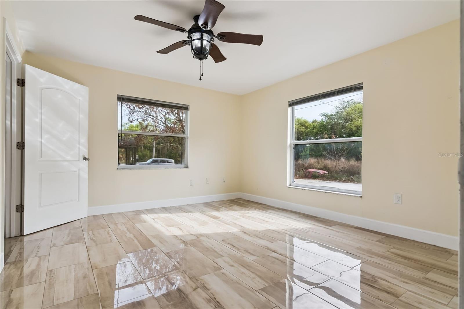 Image 14 of 20 For 2260 Dolarway Street