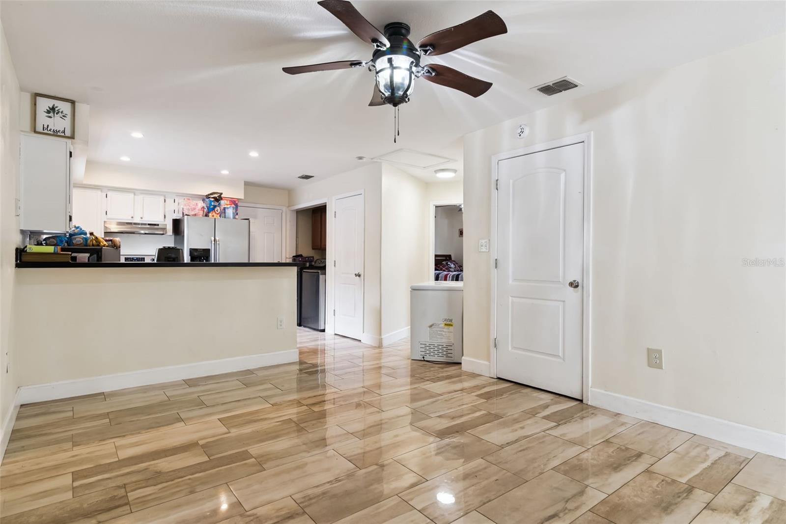 Image 8 of 20 For 2260 Dolarway Street