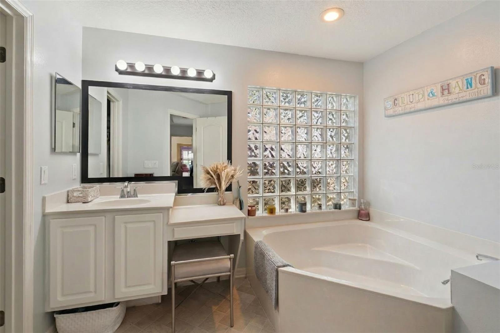 Image 14 of 31 For 1529 Grassy Ridge Lane