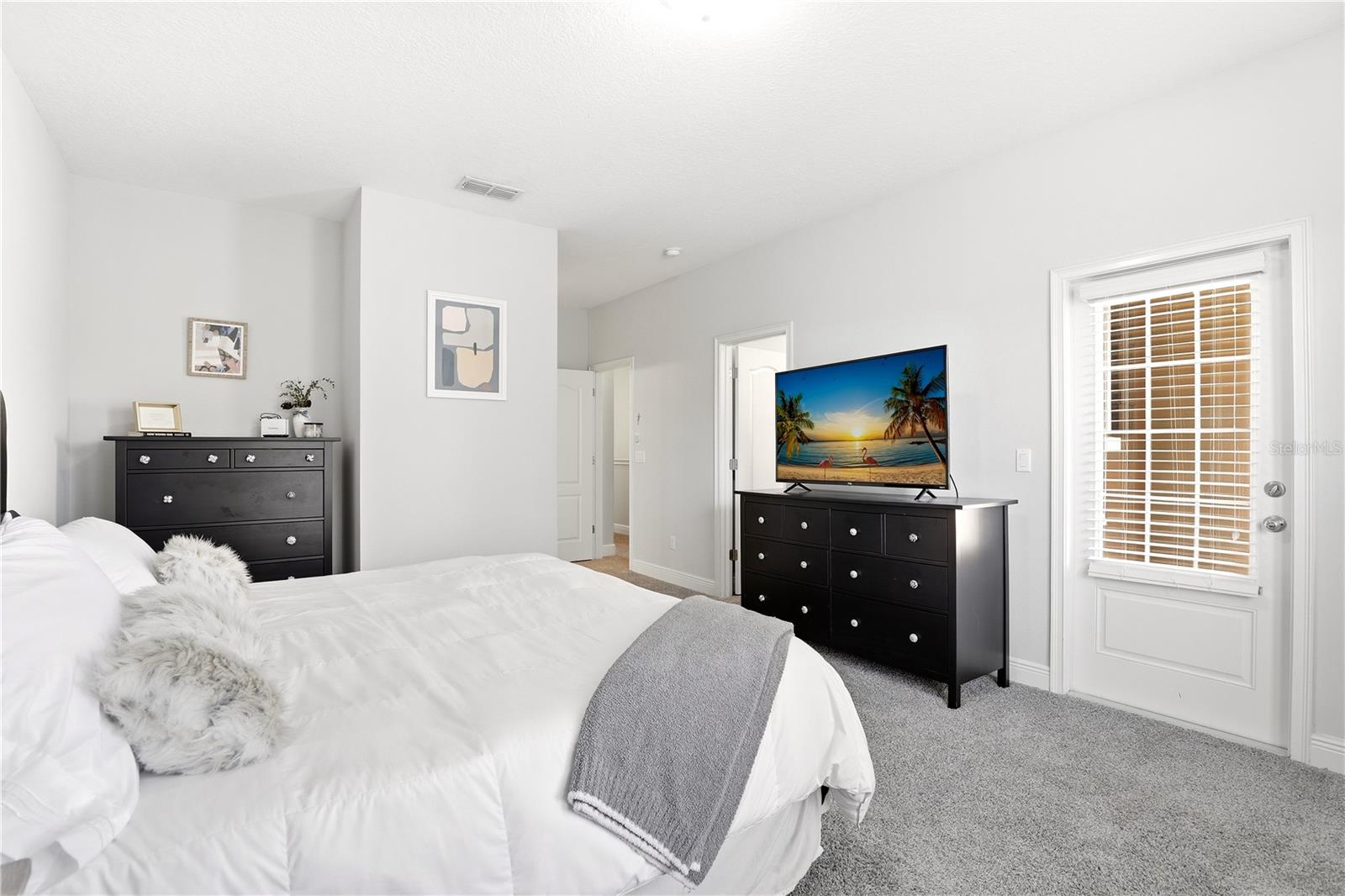 Image 18 of 41 For 15381 Honeybell Drive