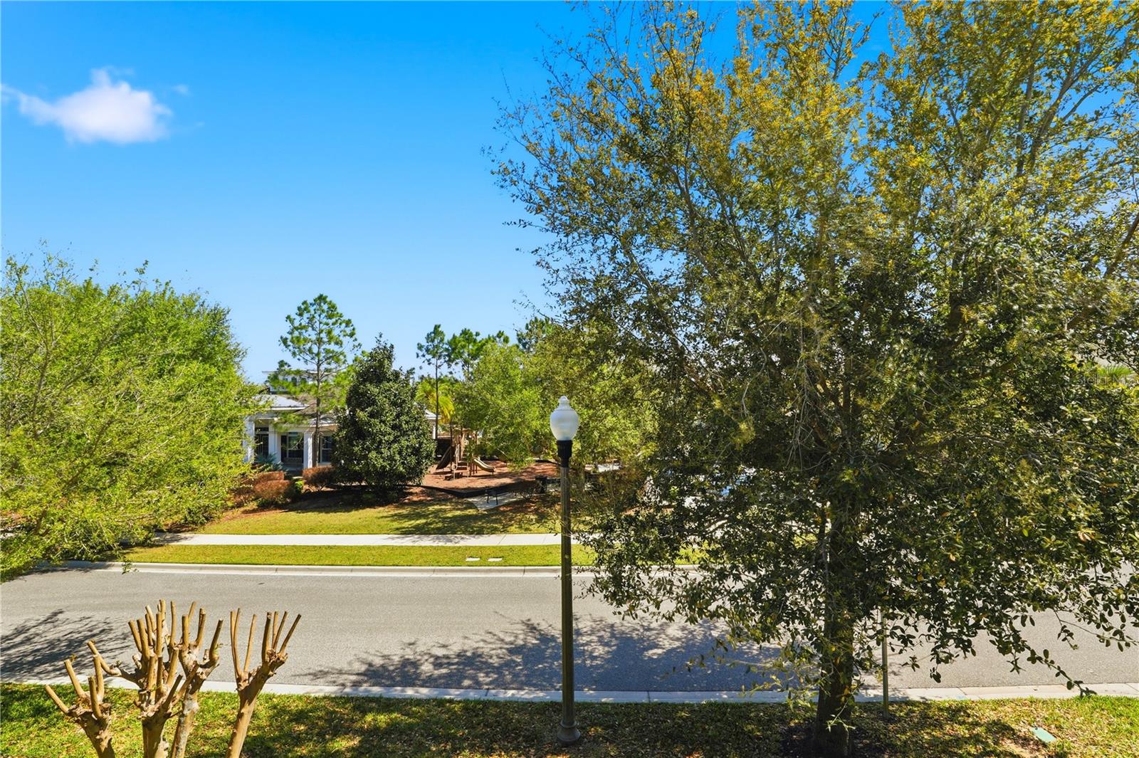 Image 22 of 41 For 15381 Honeybell Drive