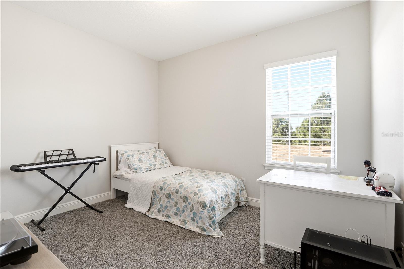 Image 25 of 41 For 15381 Honeybell Drive