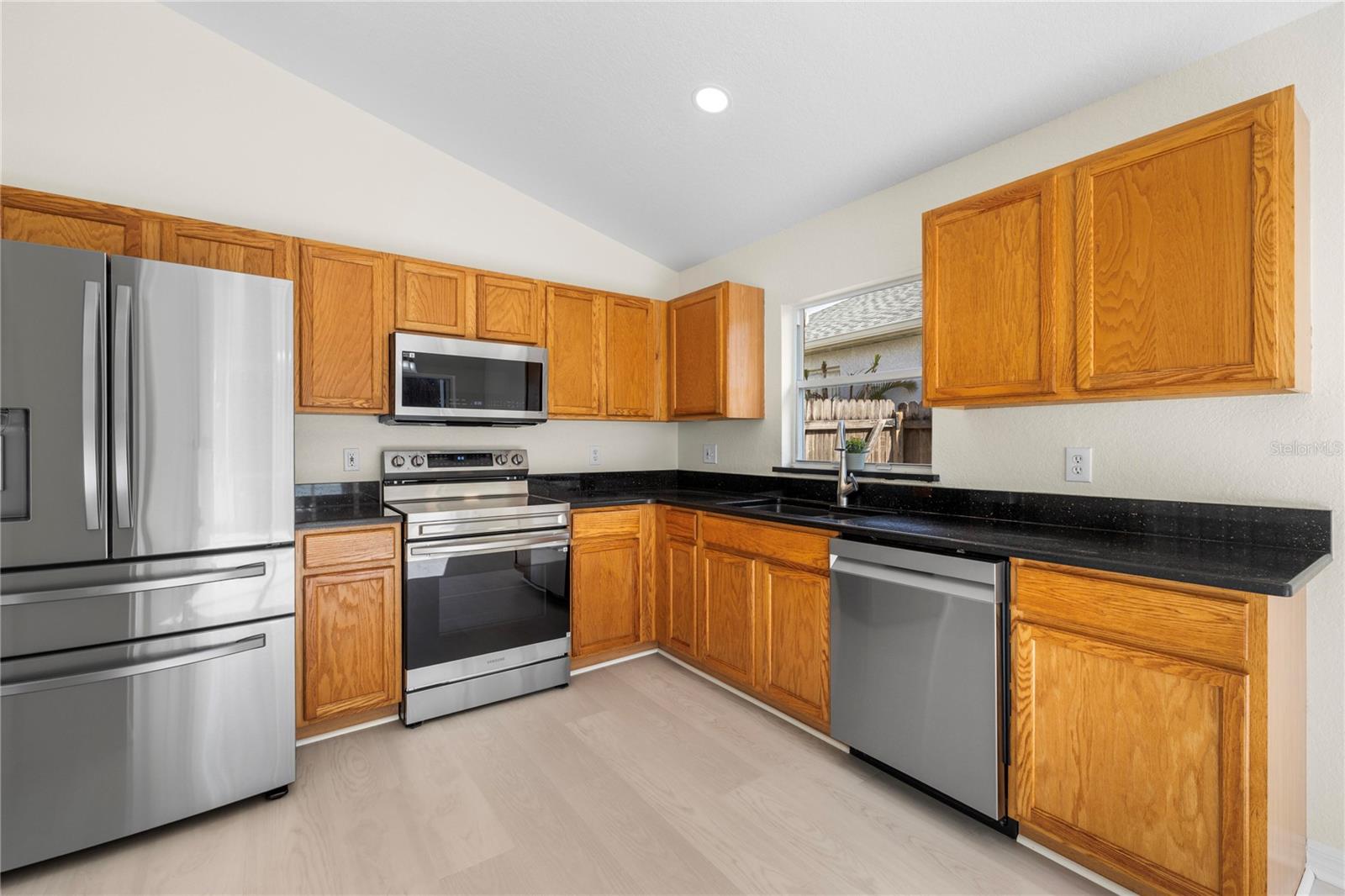 Image 10 of 38 For 1240 Vinetree Drive