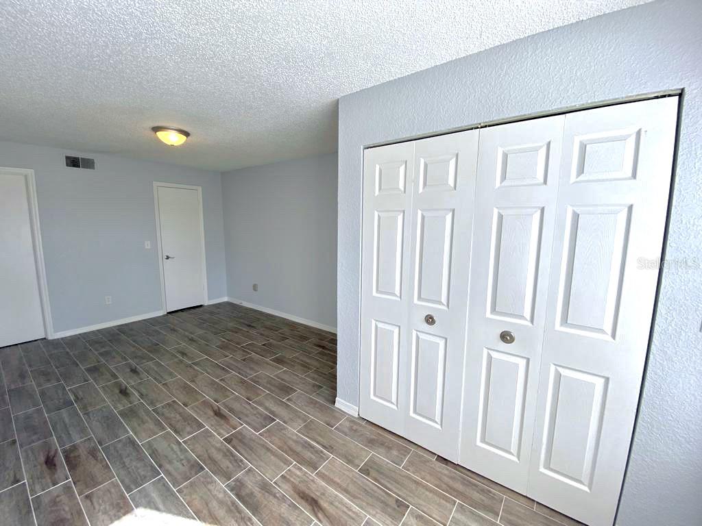 Image 12 of 21 For 5152 Conroy Road 1324