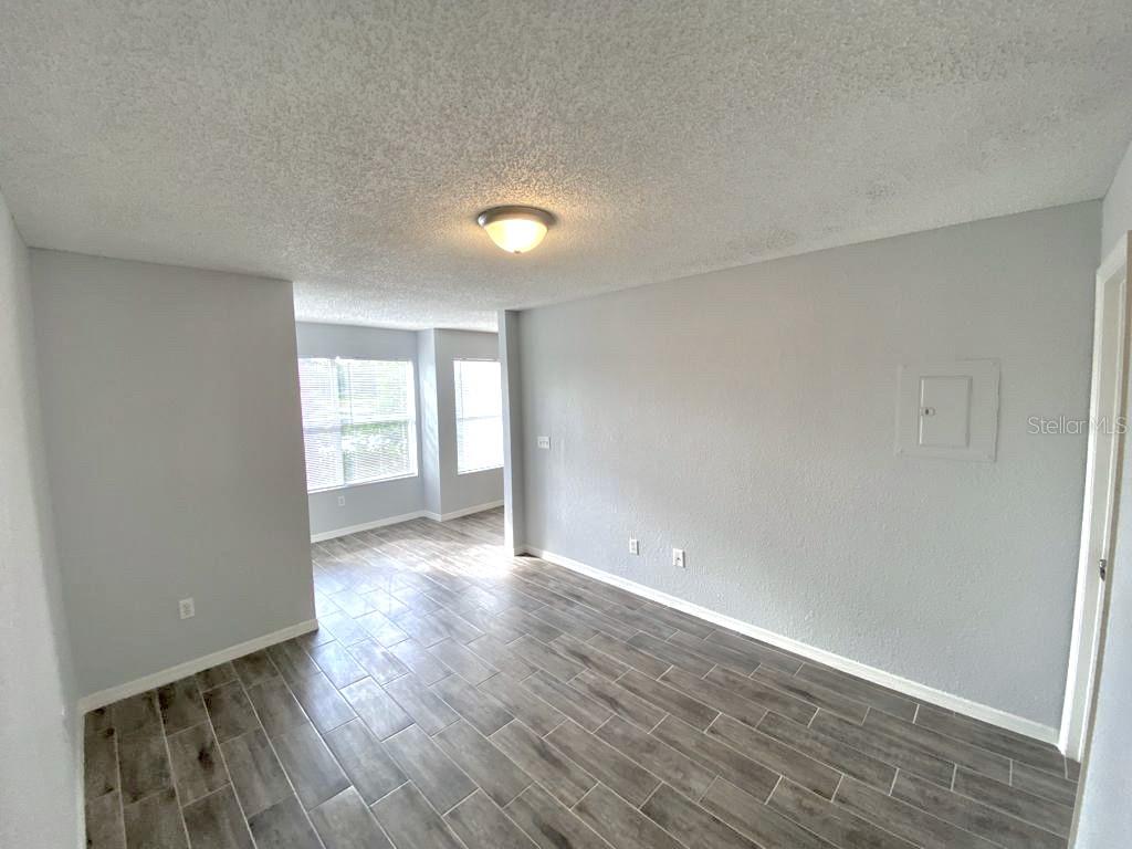 Image 13 of 21 For 5152 Conroy Road 1324