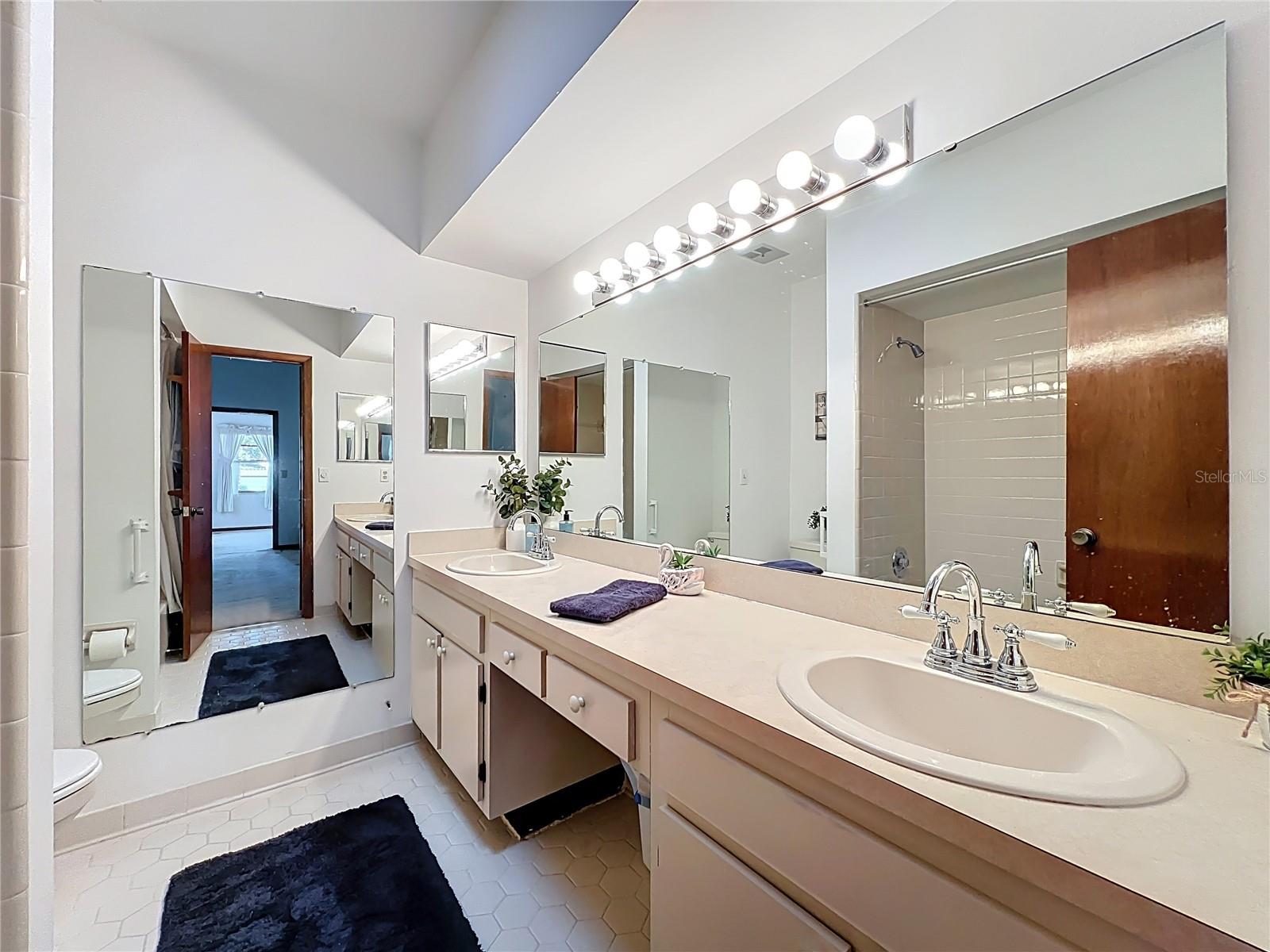 Image 23 of 45 For 717 Adidas Road