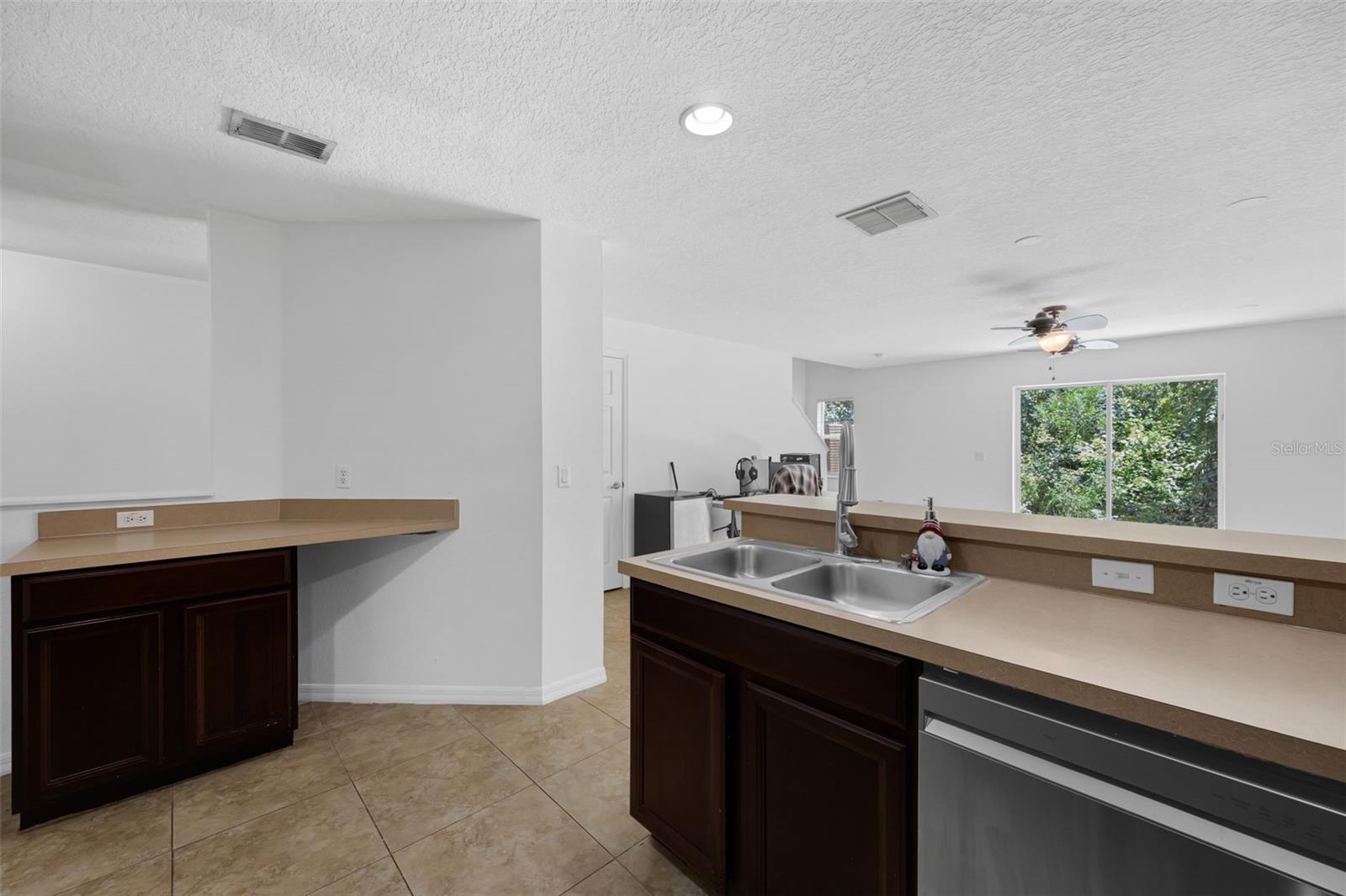 Image 7 of 39 For 4587 Lacebark Trail