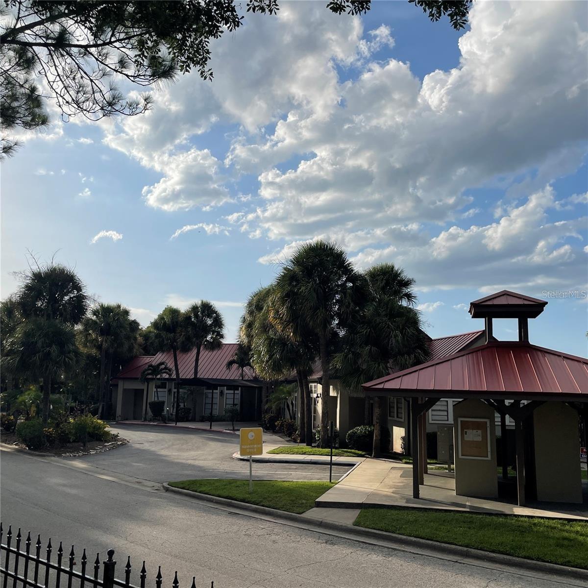 Image 14 of 18 For 238 Afton Square 206