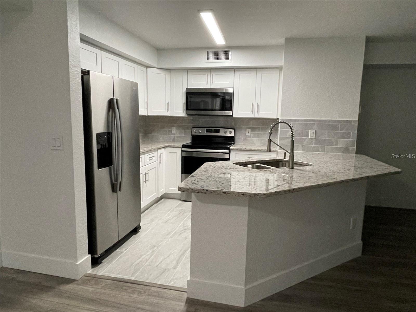 Image 4 of 18 For 238 Afton Square 206