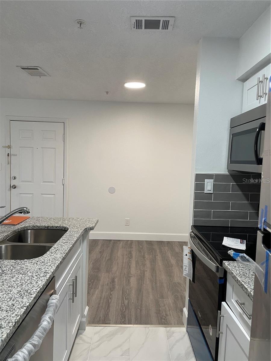 Image 6 of 18 For 238 Afton Square 206