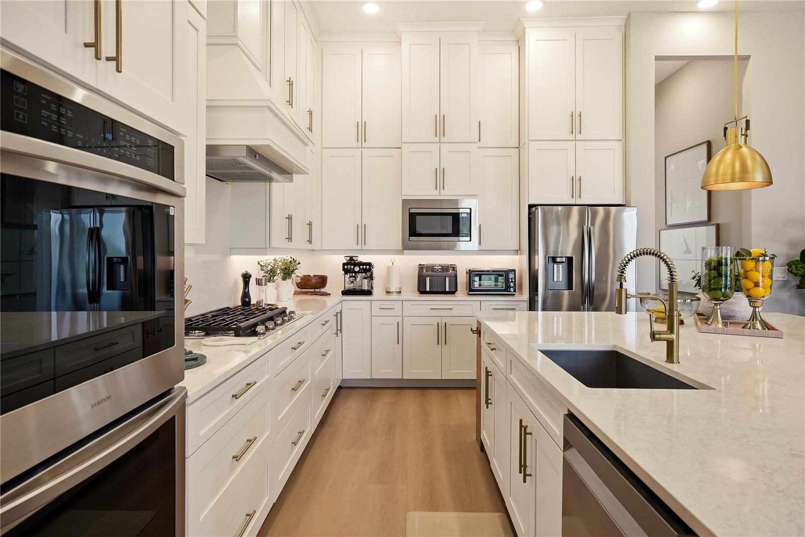 Image 16 of 47 For 16077 Barkly Ridge Court