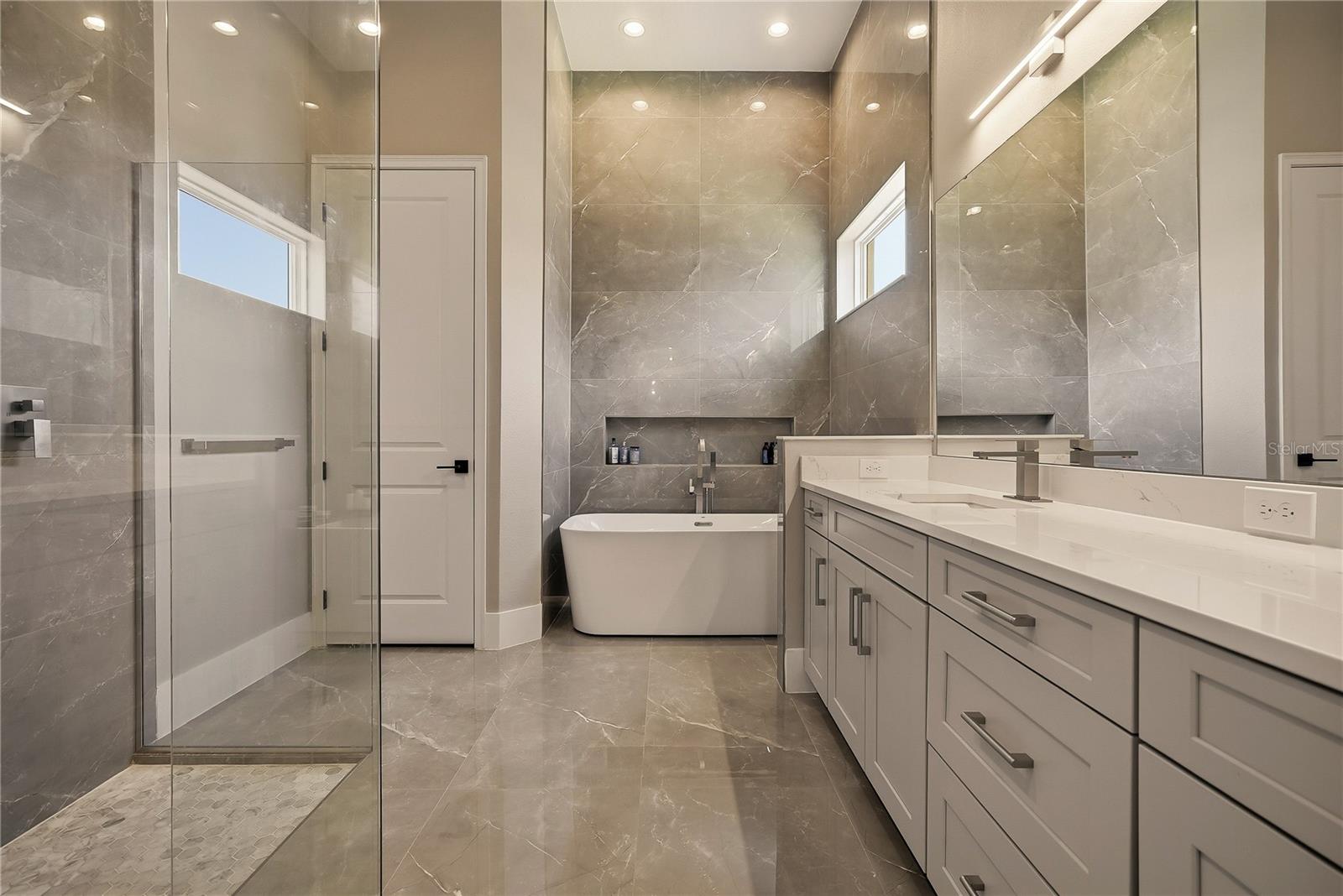 Image 23 of 47 For 16077 Barkly Ridge Court