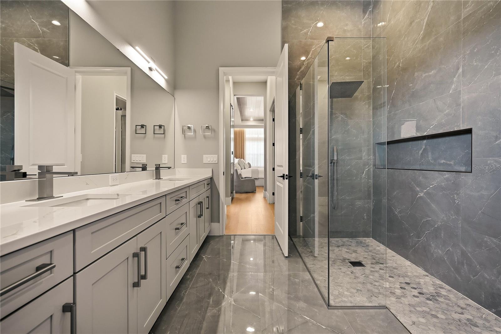 Image 24 of 47 For 16077 Barkly Ridge Court