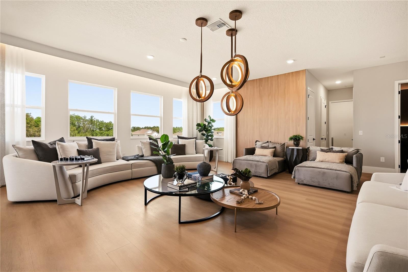 Image 31 of 47 For 16077 Barkly Ridge Court