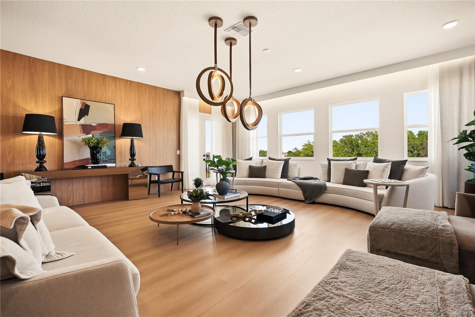 Image 32 of 47 For 16077 Barkly Ridge Court