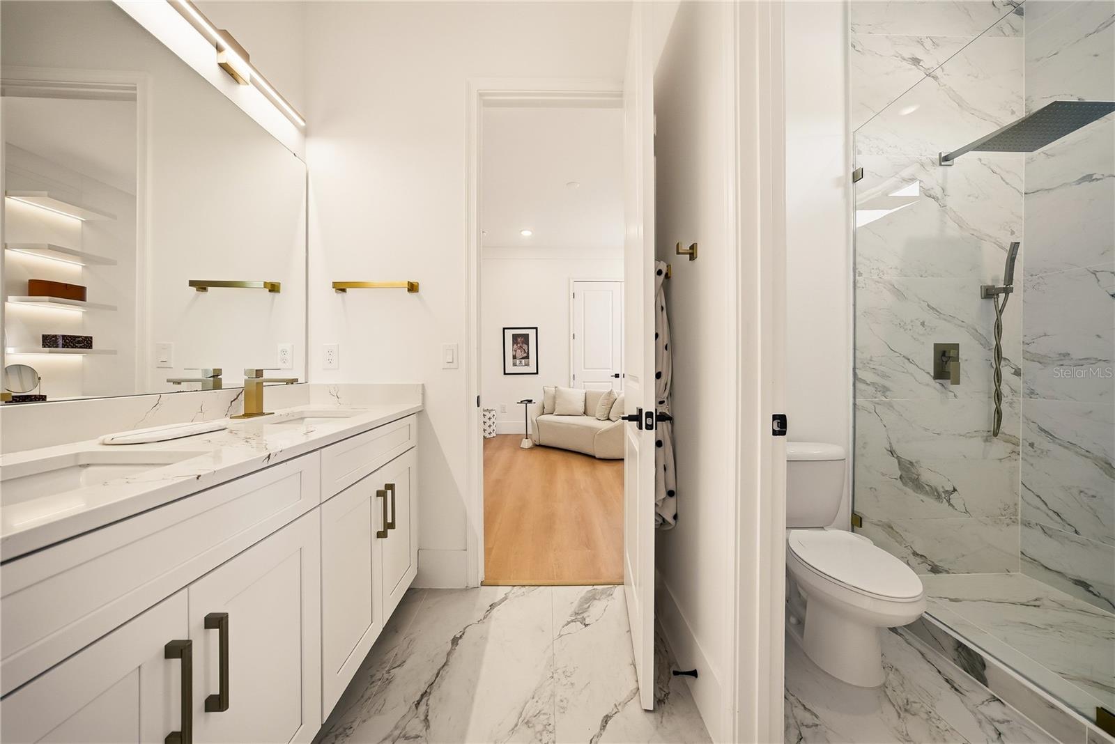 Image 34 of 47 For 16077 Barkly Ridge Court