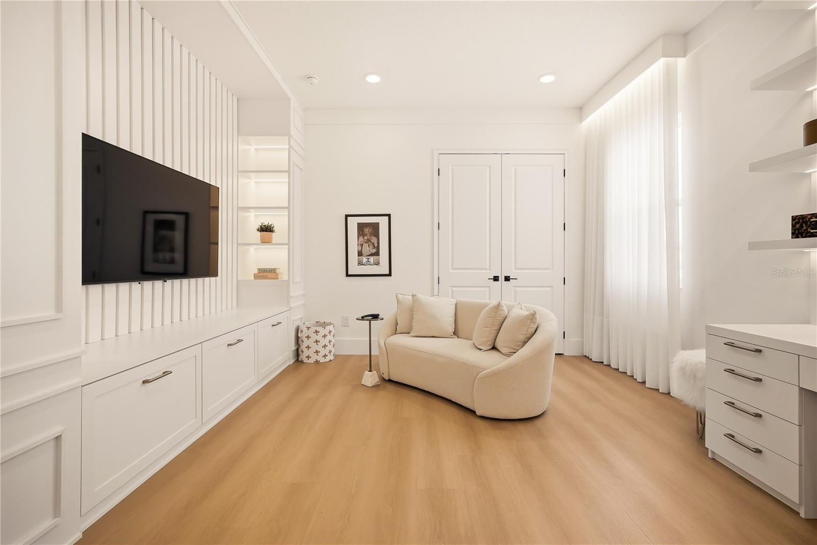 Image 36 of 47 For 16077 Barkly Ridge Court