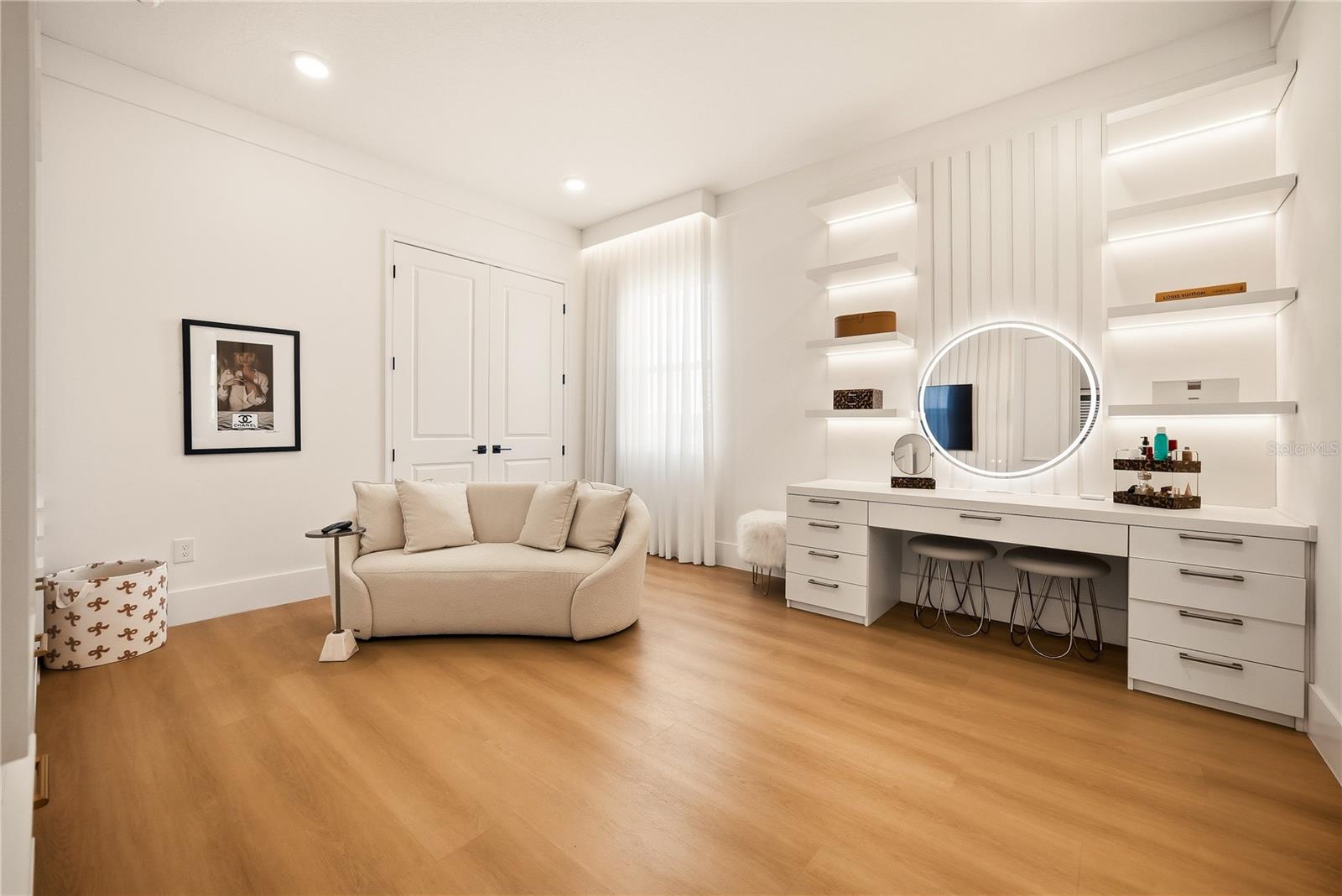 Image 37 of 47 For 16077 Barkly Ridge Court