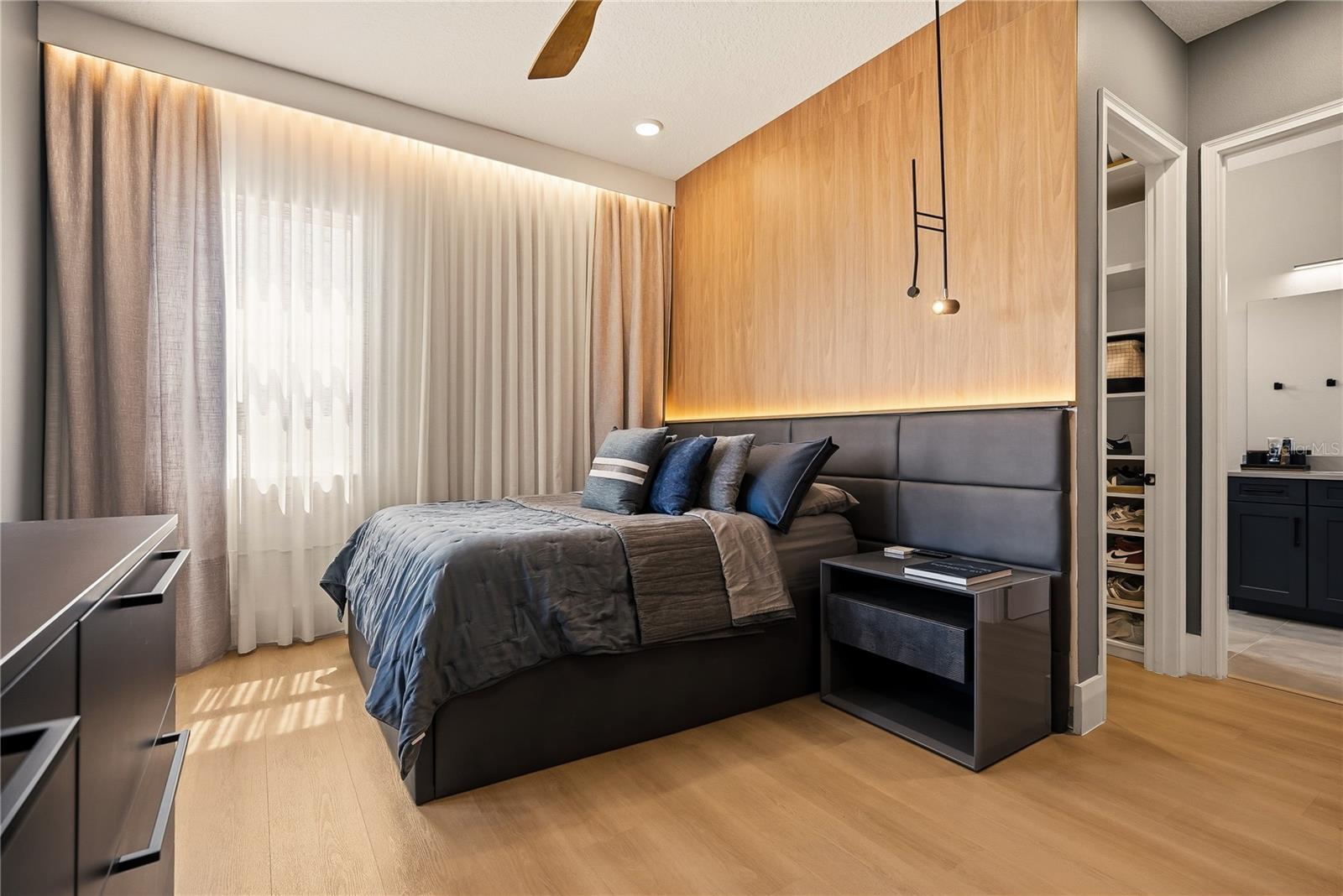 Image 41 of 47 For 16077 Barkly Ridge Court