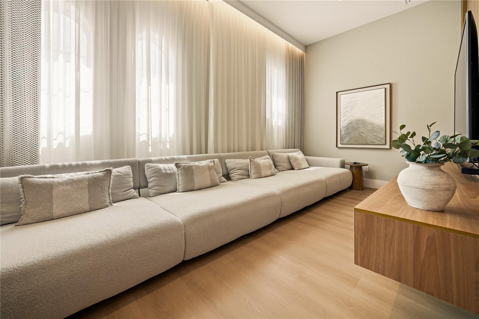 Image 8 of 47 For 16077 Barkly Ridge Court