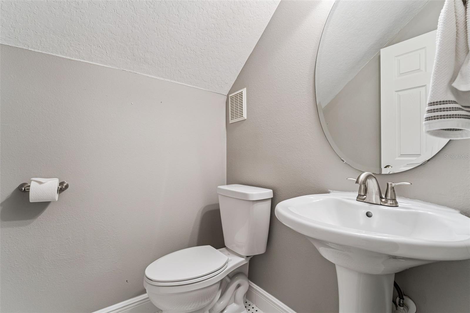 Image 28 of 36 For 4571 Virginia Drive