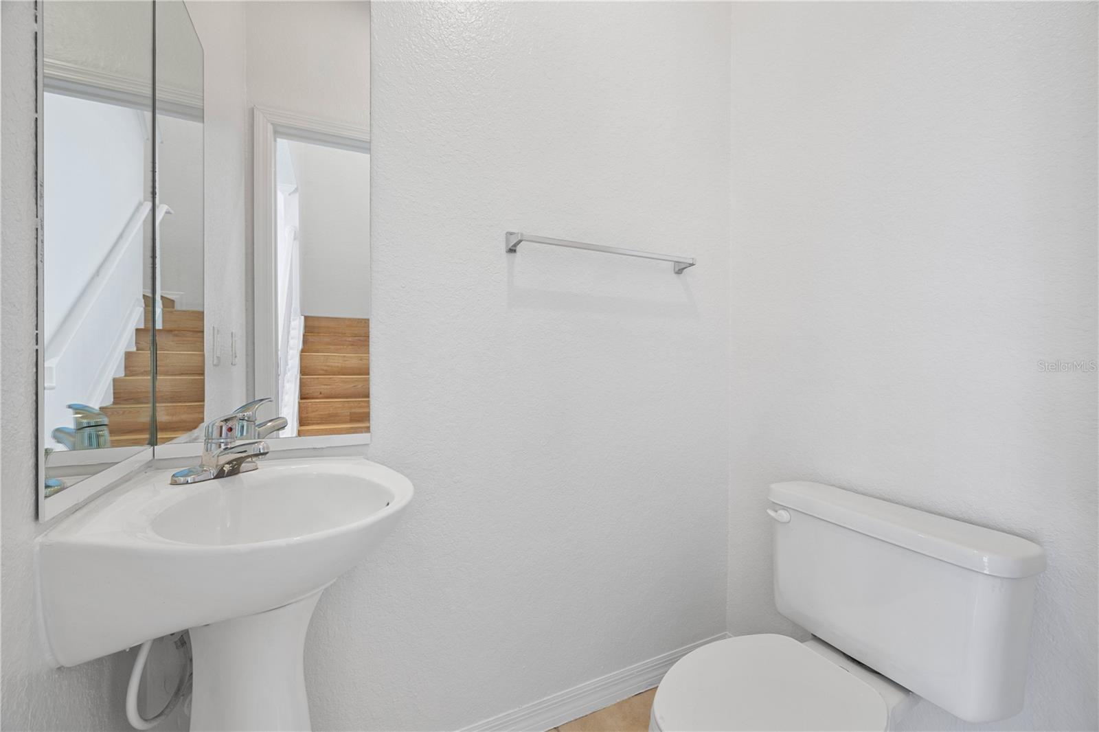 Image 10 of 55 For 2532 Grand Central Parkway 6