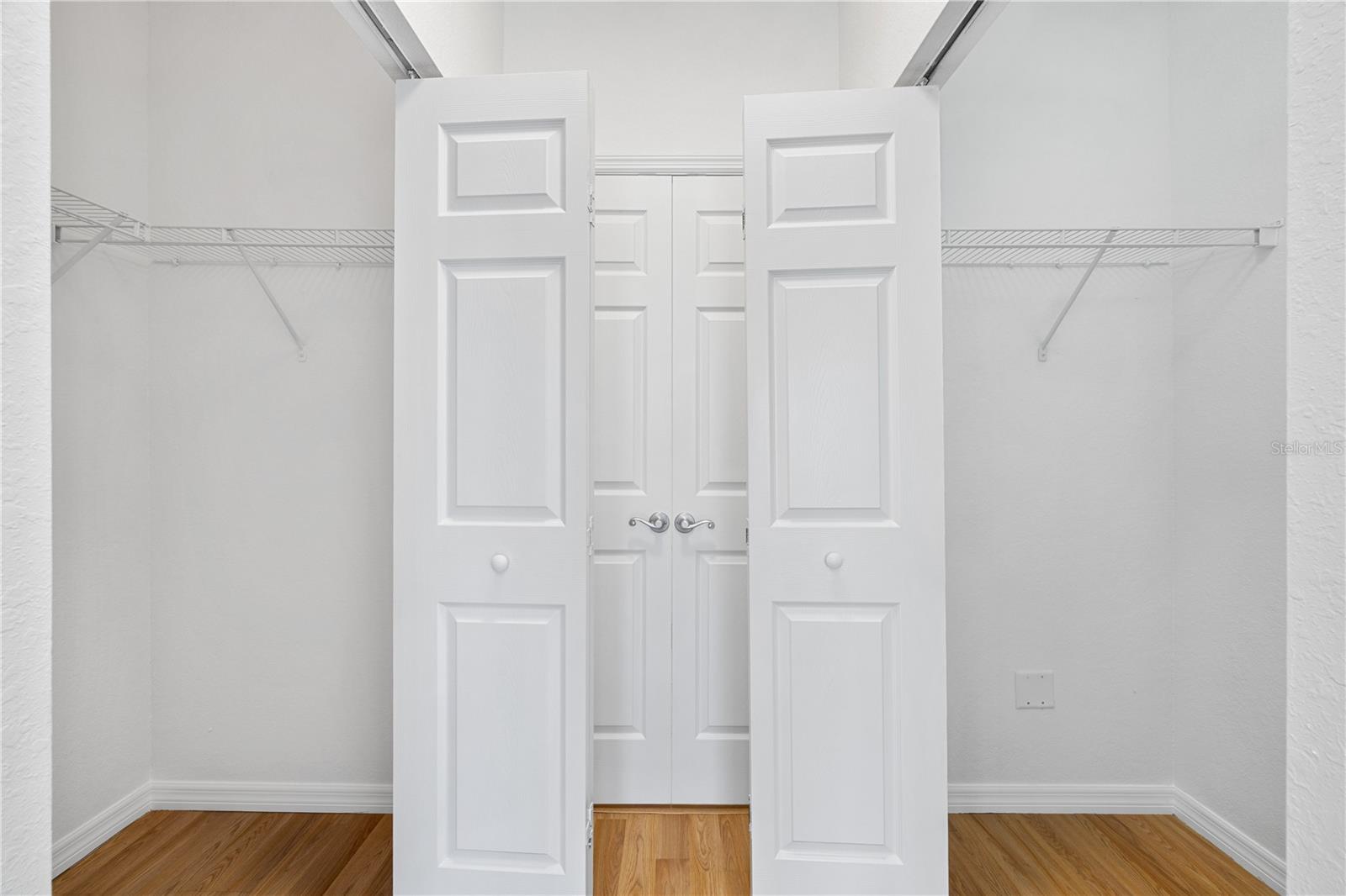 Image 34 of 55 For 2532 Grand Central Parkway 6