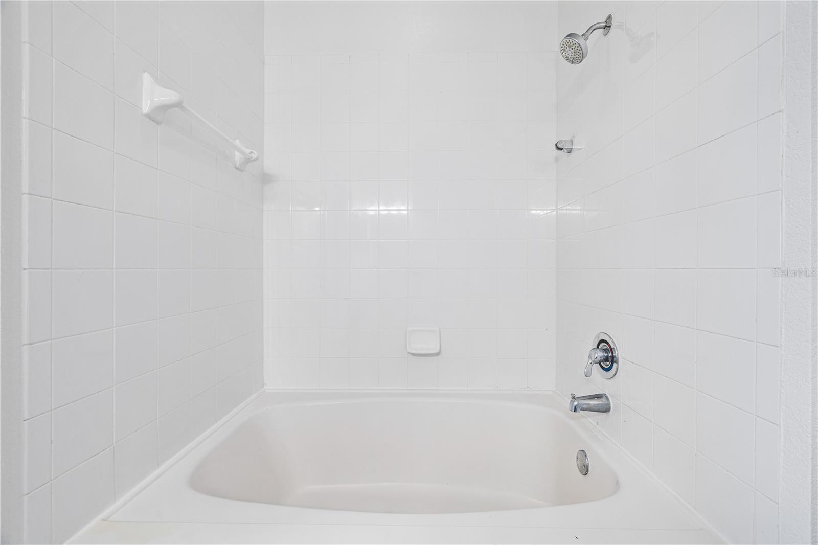 Image 36 of 55 For 2532 Grand Central Parkway 6