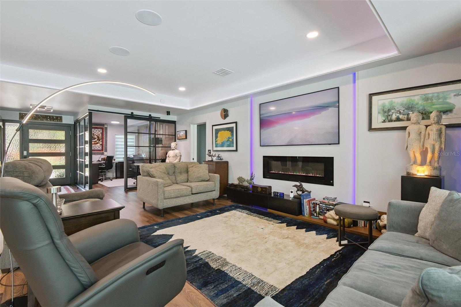 Image 10 of 82 For 1851 Royal Oak Place E