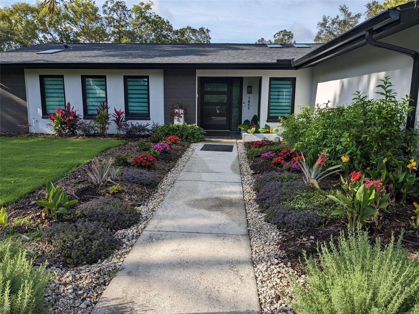 Image 2 of 82 For 1851 Royal Oak Place E