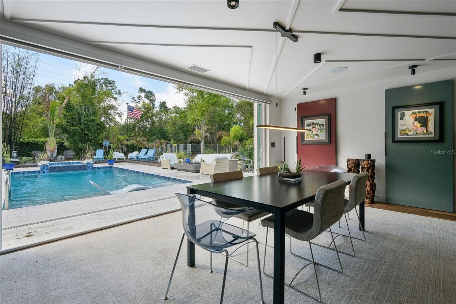 Image 20 of 82 For 1851 Royal Oak Place E