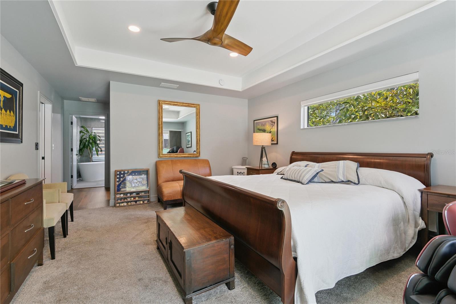 Image 23 of 82 For 1851 Royal Oak Place E