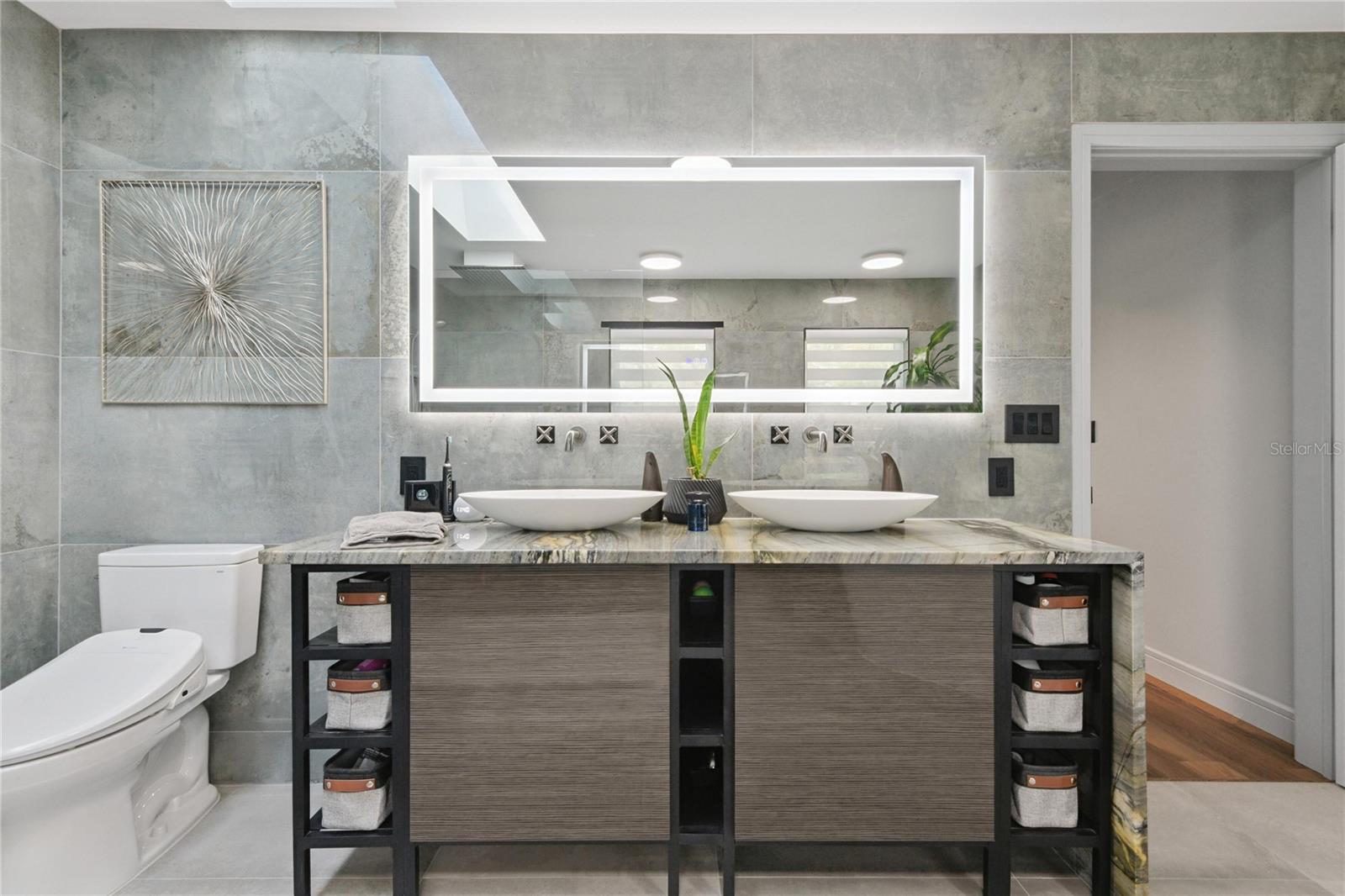 Image 27 of 82 For 1851 Royal Oak Place E