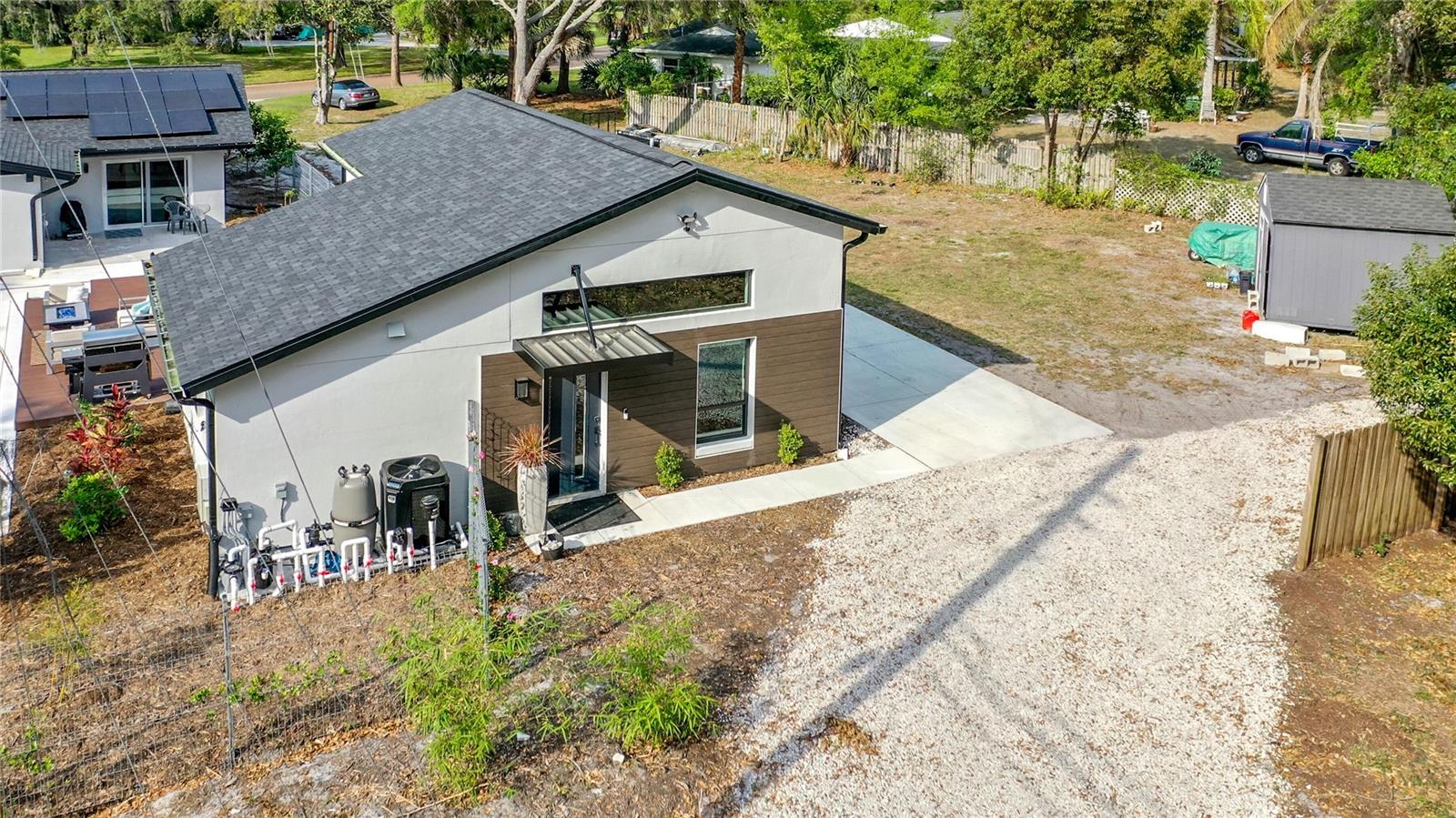 Image 41 of 82 For 1851 Royal Oak Place E