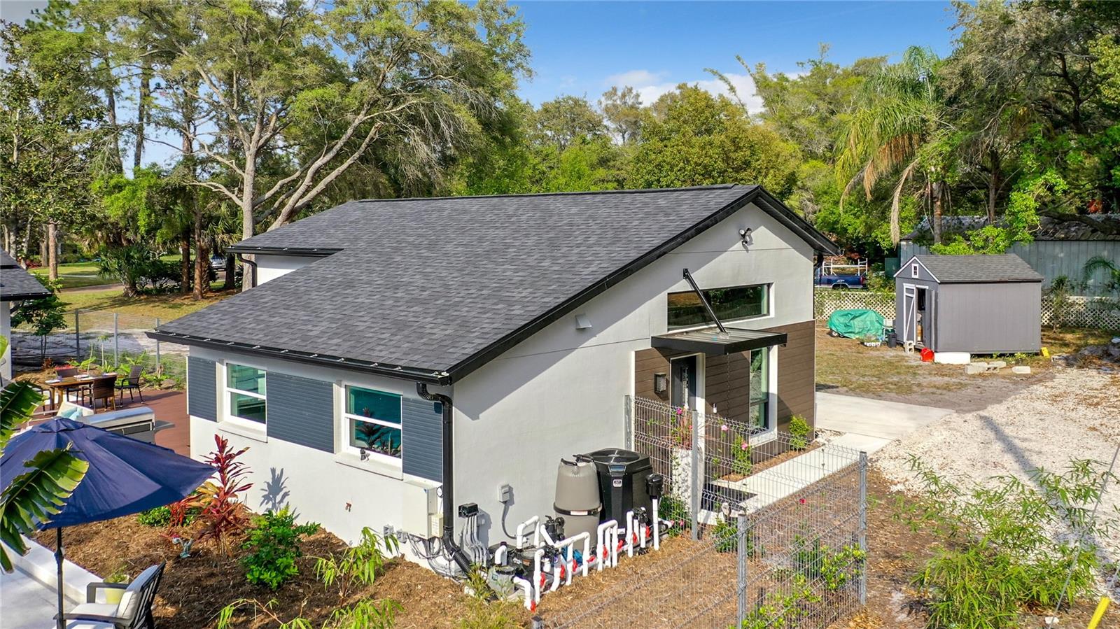 Image 42 of 82 For 1851 Royal Oak Place E