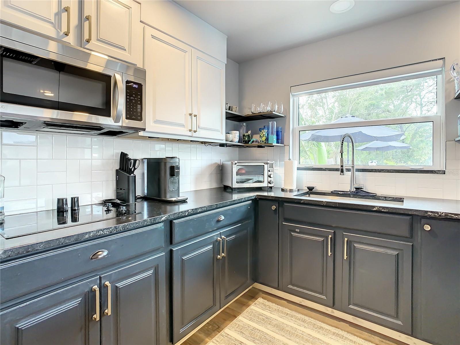 Image 49 of 82 For 1851 Royal Oak Place E