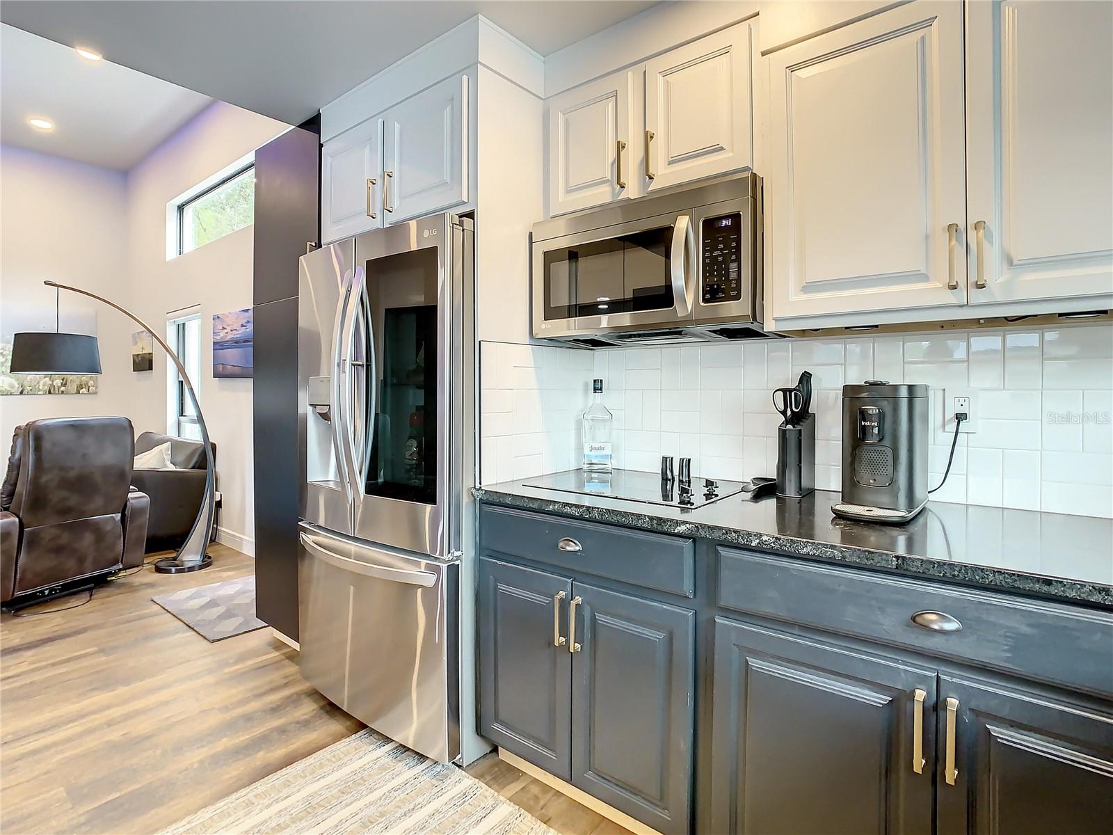 Image 50 of 82 For 1851 Royal Oak Place E