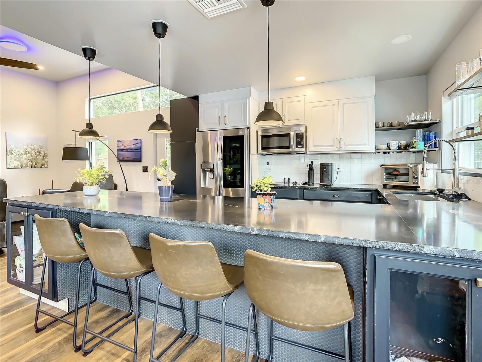 Image 53 of 82 For 1851 Royal Oak Place E