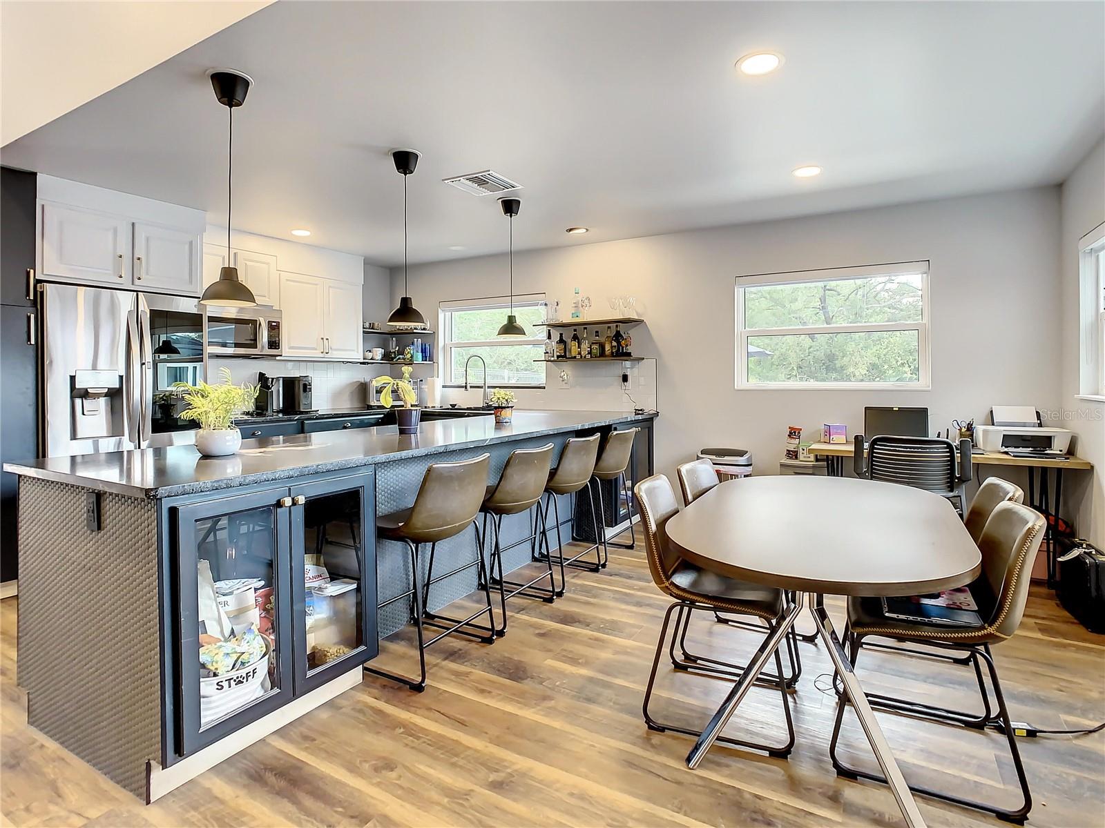 Image 54 of 82 For 1851 Royal Oak Place E