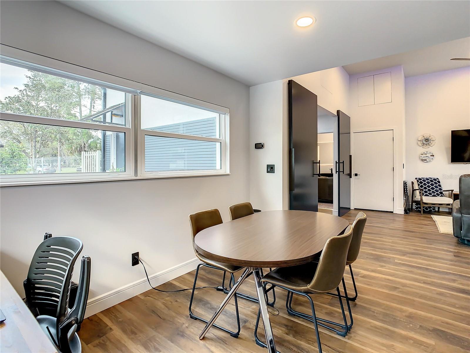 Image 55 of 82 For 1851 Royal Oak Place E