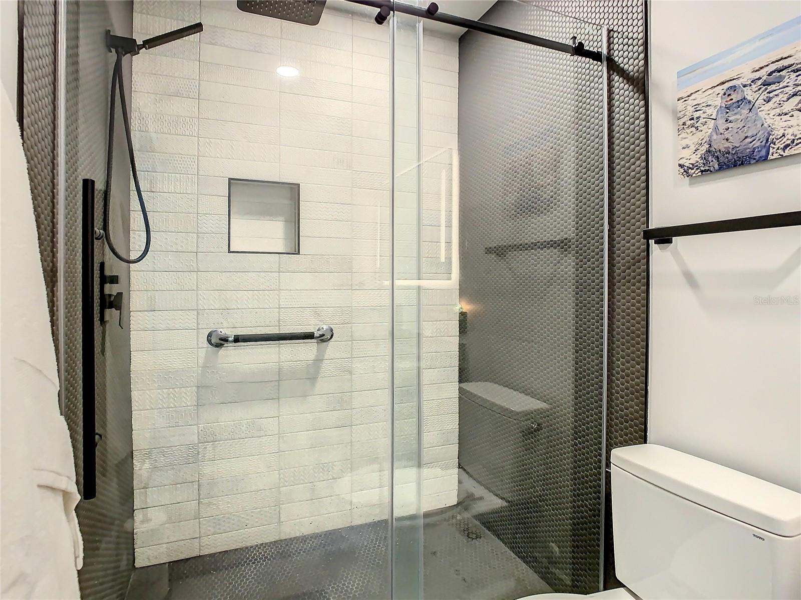 Image 64 of 82 For 1851 Royal Oak Place E