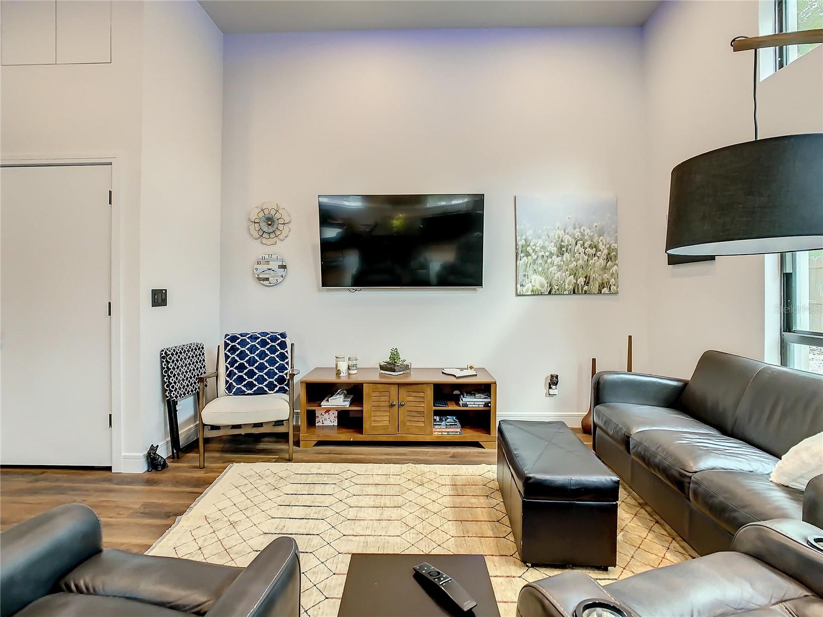 Image 76 of 82 For 1851 Royal Oak Place E