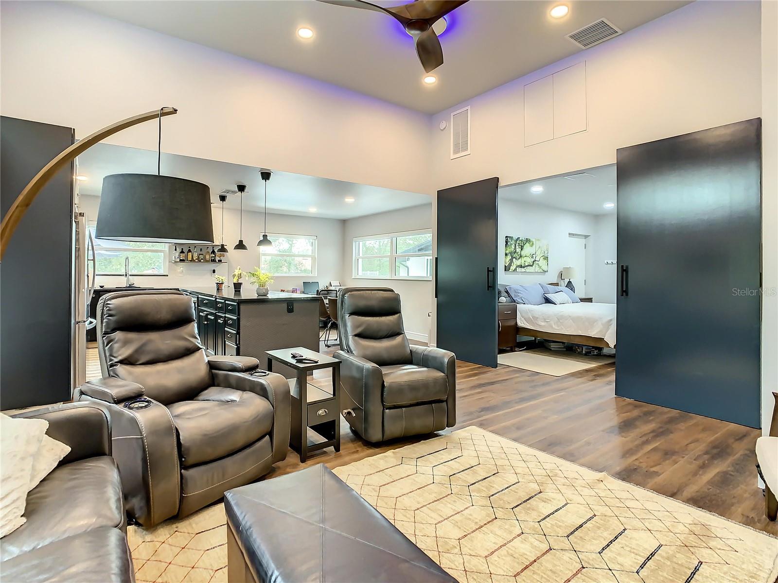 Image 79 of 82 For 1851 Royal Oak Place E